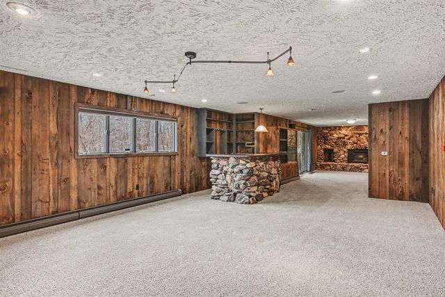 9480 M Avenue, Kalamazoo, MI 49009