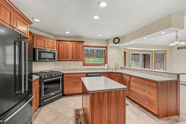 9480 M Avenue, Kalamazoo, MI 49009