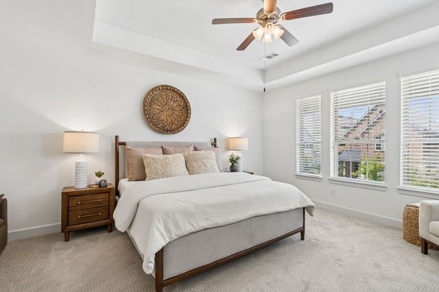 648 Courtyard Lane, Irving, TX 75039