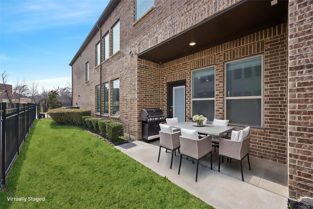 648 Courtyard Lane, Irving, TX 75039