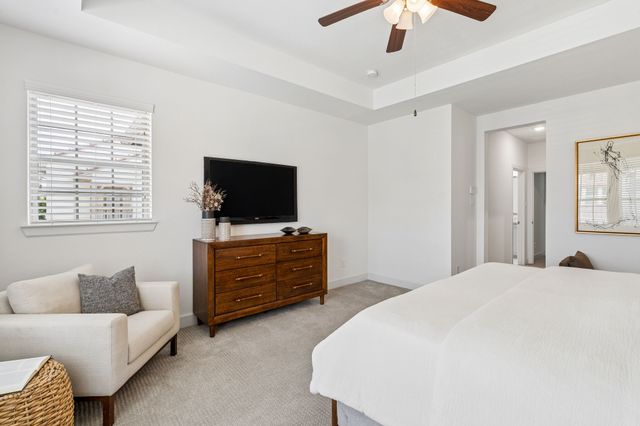648 Courtyard Lane, Irving, TX 75039