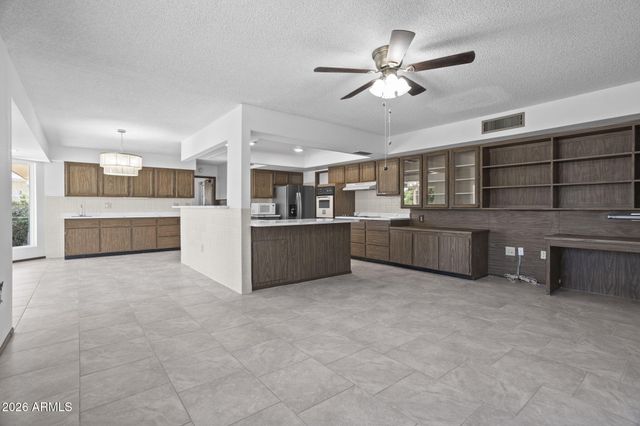 10134 W SIGNAL BUTTE Circle, Sun City, AZ 85373
