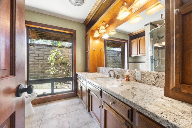 12147 Cliff Avenue, Bakersfield, CA 93306