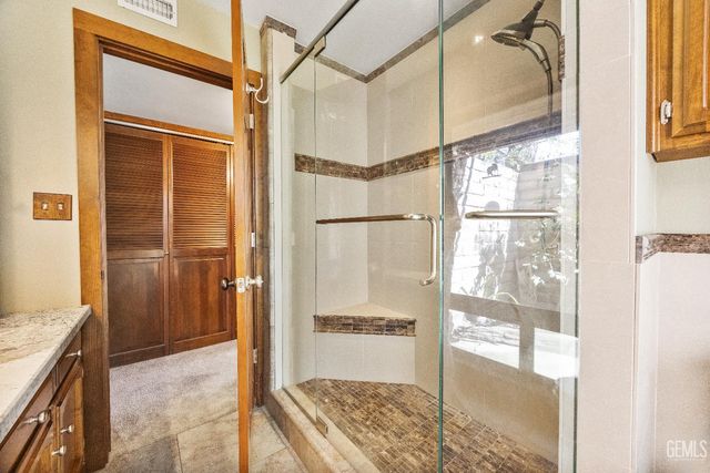 12147 Cliff Avenue, Bakersfield, CA 93306