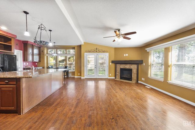 12147 Cliff Avenue, Bakersfield, CA 93306