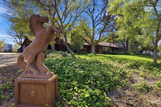 12147 Cliff Avenue, Bakersfield, CA 93306