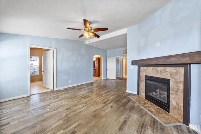 12147 Cliff Avenue, Bakersfield, CA 93306