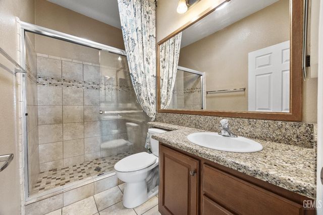 12147 Cliff Avenue, Bakersfield, CA 93306