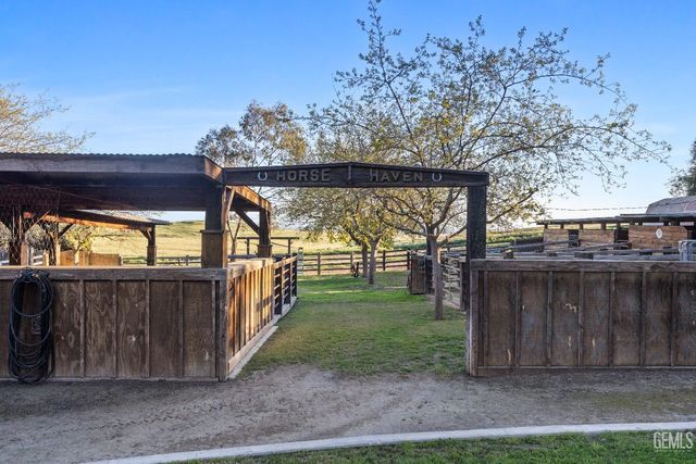 12147 Cliff Avenue, Bakersfield, CA 93306