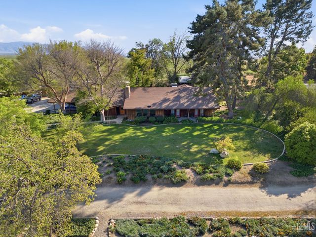 12147 Cliff Avenue, Bakersfield, CA 93306