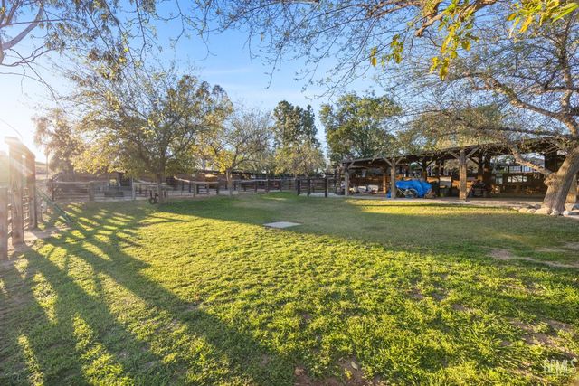 12147 Cliff Avenue, Bakersfield, CA 93306