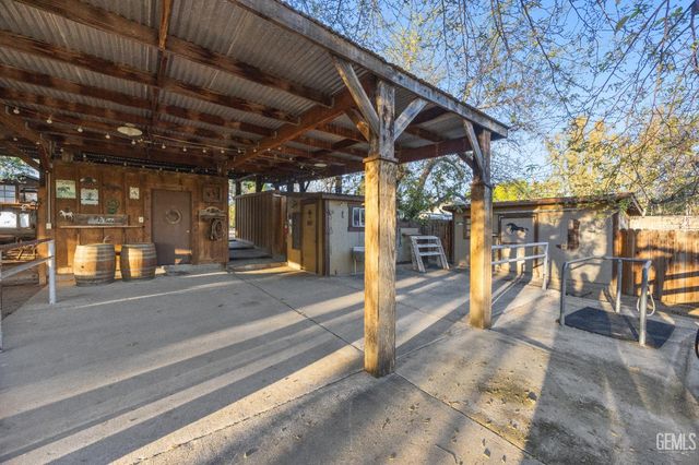 12147 Cliff Avenue, Bakersfield, CA 93306