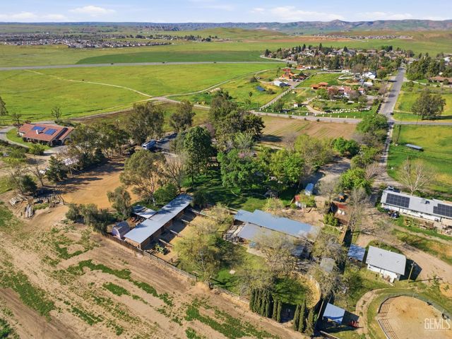 12147 Cliff Avenue, Bakersfield, CA 93306