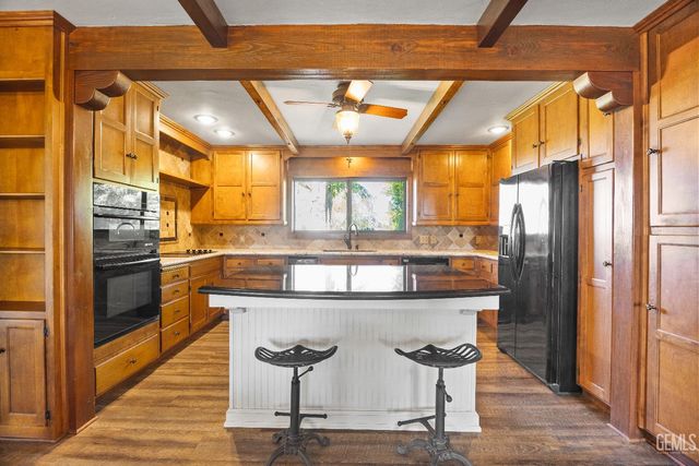 12147 Cliff Avenue, Bakersfield, CA 93306