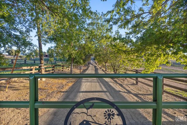 12147 Cliff Avenue, Bakersfield, CA 93306