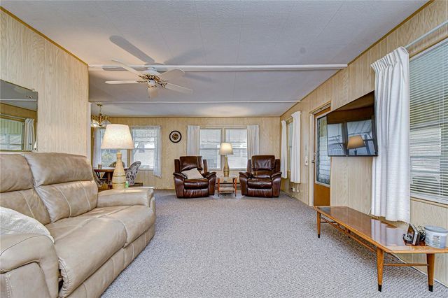 6128 RIDGEWOOD DRIVE, Zephyrhills, FL 33542