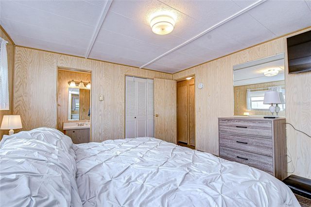 6128 RIDGEWOOD DRIVE, Zephyrhills, FL 33542