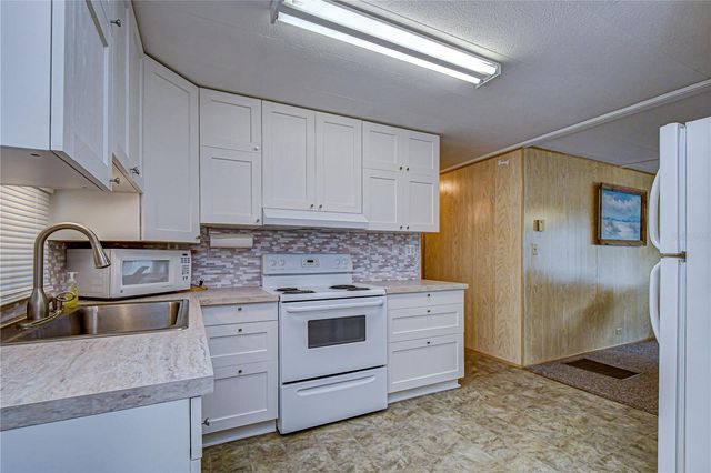 6128 RIDGEWOOD DRIVE, Zephyrhills, FL 33542