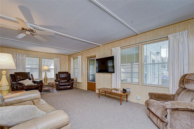 6128 RIDGEWOOD DRIVE, Zephyrhills, FL 33542