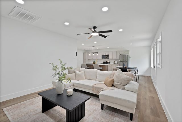 132 Yorkshire Drive, Cedar Hill, TX 75104