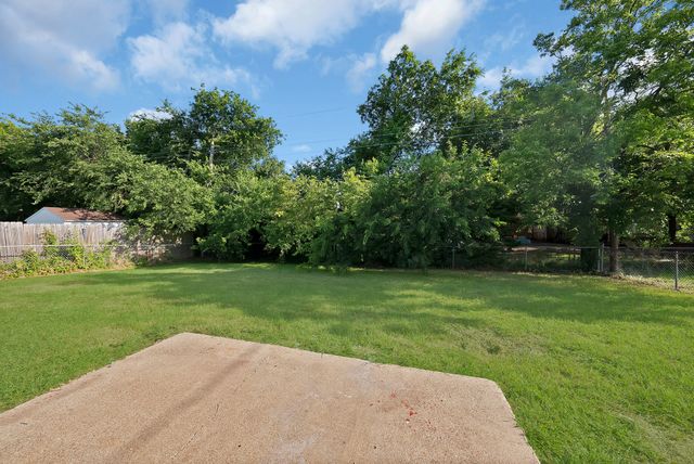 132 Yorkshire Drive, Cedar Hill, TX 75104