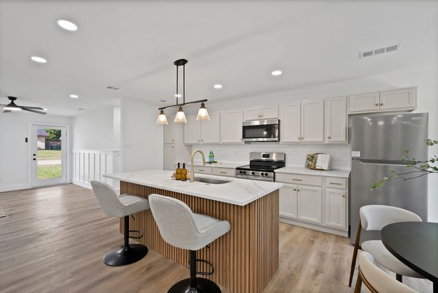 132 Yorkshire Drive, Cedar Hill, TX 75104