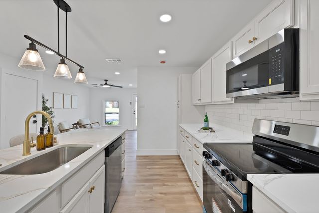 132 Yorkshire Drive, Cedar Hill, TX 75104
