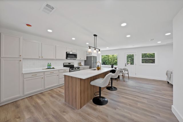 132 Yorkshire Drive, Cedar Hill, TX 75104