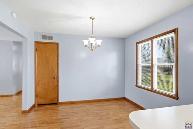 2113 SE Swygart ST, Topeka, KS 66605