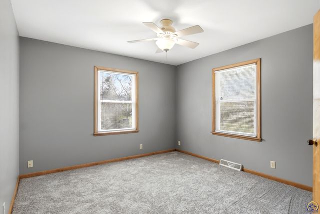 2113 SE Swygart ST, Topeka, KS 66605