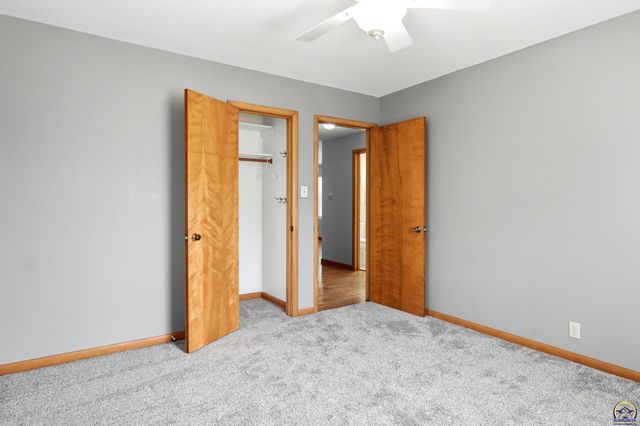 2113 SE Swygart ST, Topeka, KS 66605