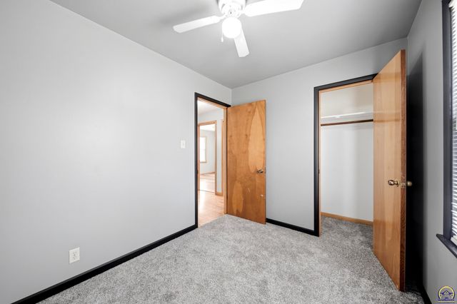 2113 SE Swygart ST, Topeka, KS 66605