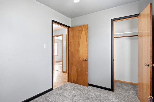 2113 SE Swygart ST, Topeka, KS 66605