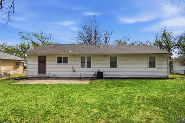 2113 SE Swygart ST, Topeka, KS 66605