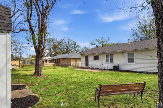 2113 SE Swygart ST, Topeka, KS 66605