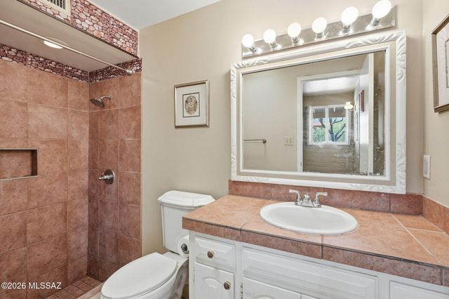 4390 N Camino Vinorama, Tucson, AZ 85750