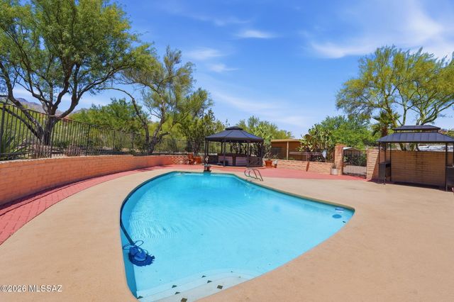 4390 N Camino Vinorama, Tucson, AZ 85750