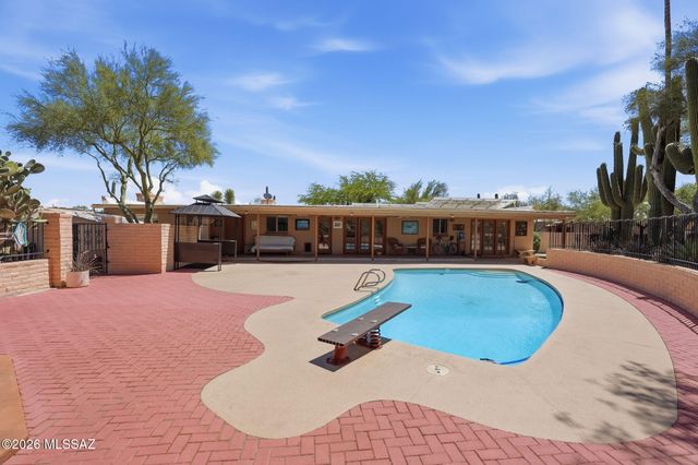 4390 N Camino Vinorama, Tucson, AZ 85750