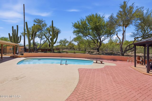 4390 N Camino Vinorama, Tucson, AZ 85750