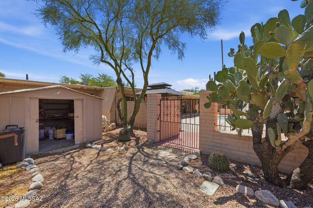 4390 N Camino Vinorama, Tucson, AZ 85750