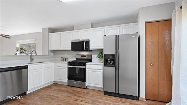 2469 Hillsboro Lane, Montgomery, IL 60538