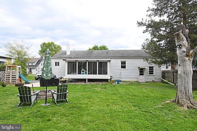 50 TRUMBAUERSVILLE RD, Quakertown, PA 18951