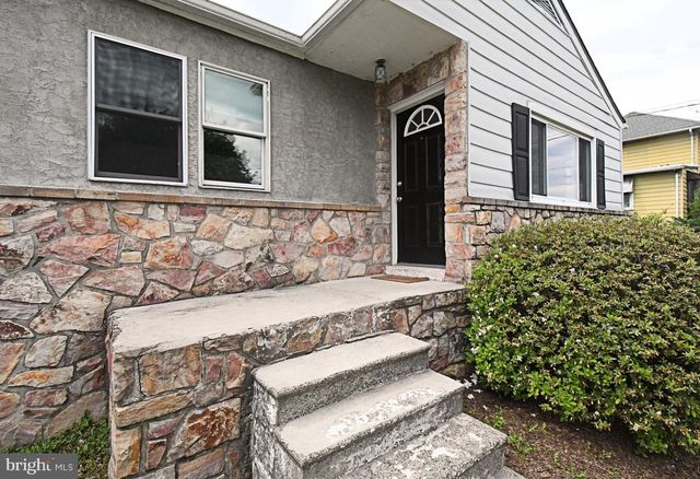 50 TRUMBAUERSVILLE RD, Quakertown, PA 18951