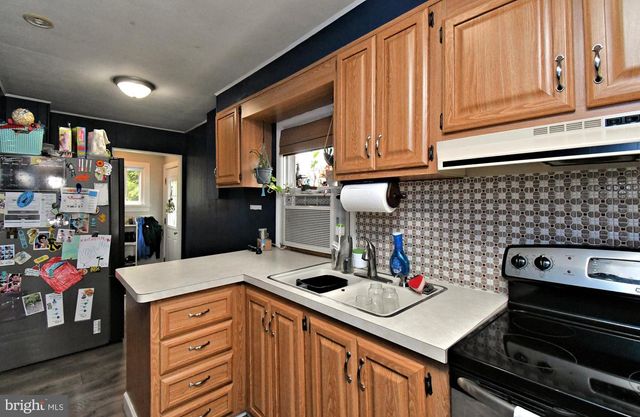 50 TRUMBAUERSVILLE RD, Quakertown, PA 18951