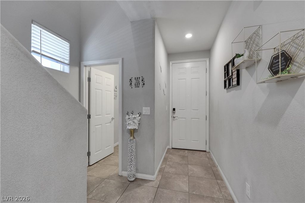 5966 Juniper Falls Avenue, Las Vegas, NV 89130 — photo 3