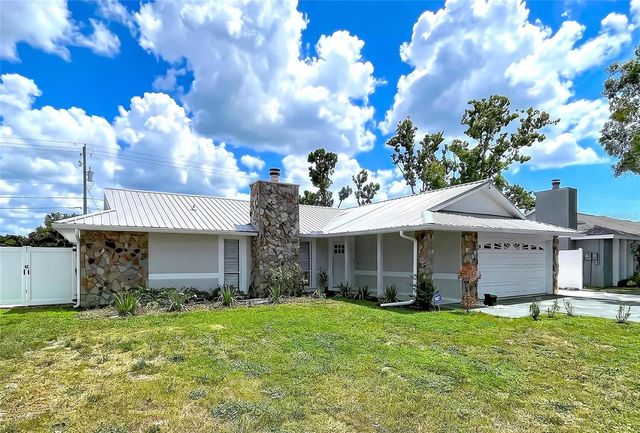 5520 FULMAR DRIVE, Tampa, FL 33625