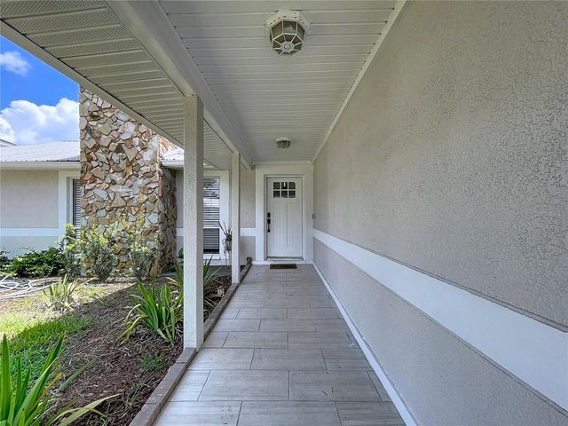 5520 FULMAR DRIVE, Tampa, FL 33625