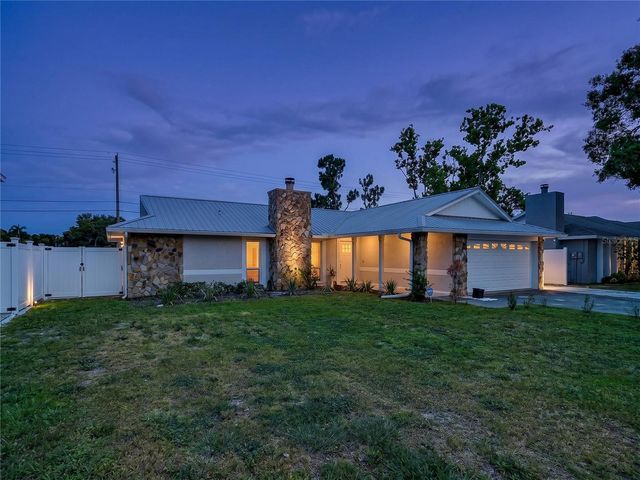 5520 FULMAR DRIVE, Tampa, FL 33625