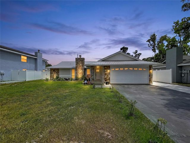 5520 FULMAR DRIVE, Tampa, FL 33625