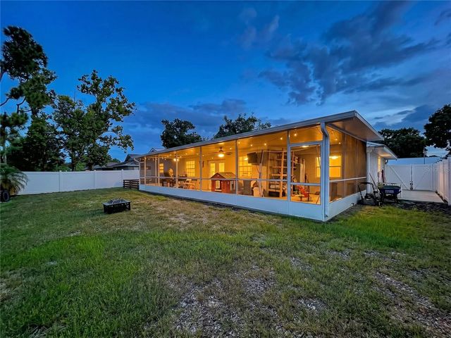 5520 FULMAR DRIVE, Tampa, FL 33625